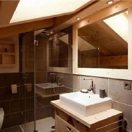 펜션 Agreable Cabane Avec Jacuzzi
