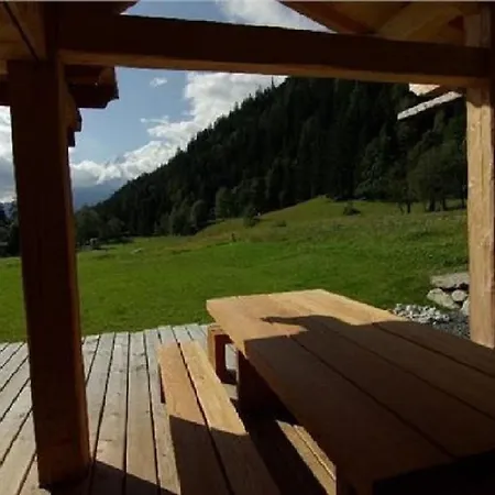 펜션 Agreable Cabane Avec Jacuzzi